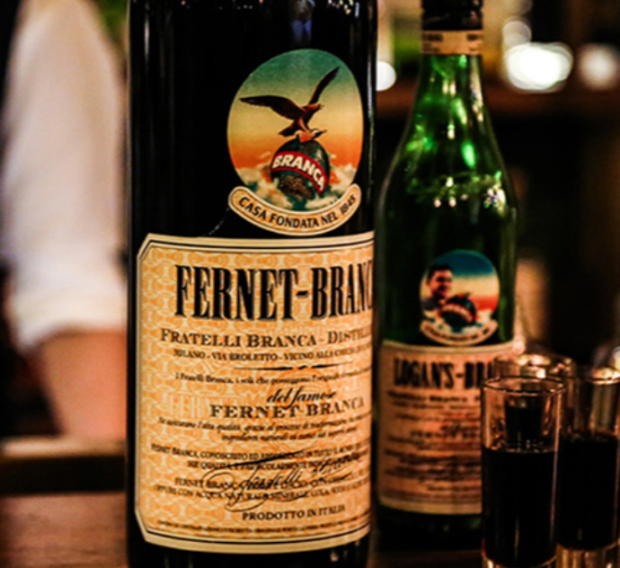 Fernet branca. Фернет Бранка. Настойка Фернет Бранка. Фернет-Бранка травяные ликёры. Фернет Чехия.