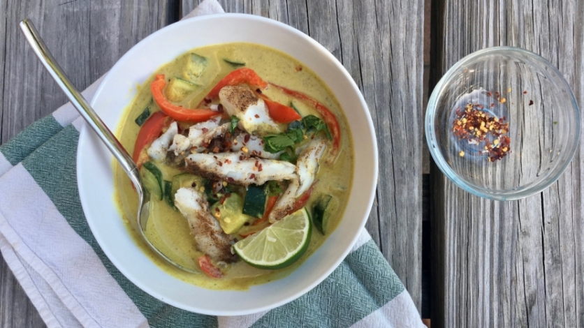 Curry soup with fish