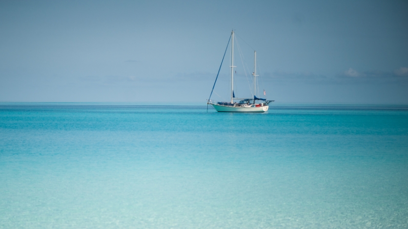 sailboat in the bahamas
