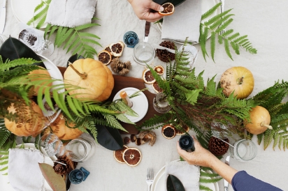 foraged holiday table decor