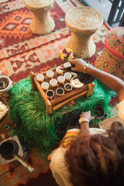 Ethiopian cofee ceremony, pouring coffee