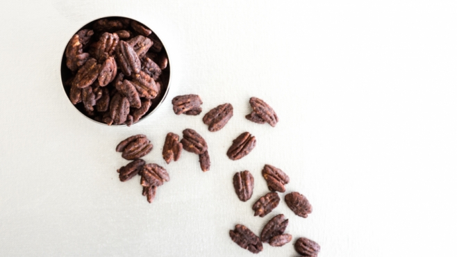 Cocoa and cayenne Spiced pecans 