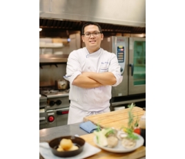 Chef Jay Mendoza at Azurea Restaurant